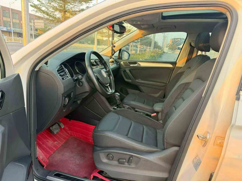 珠海18年大众途观5