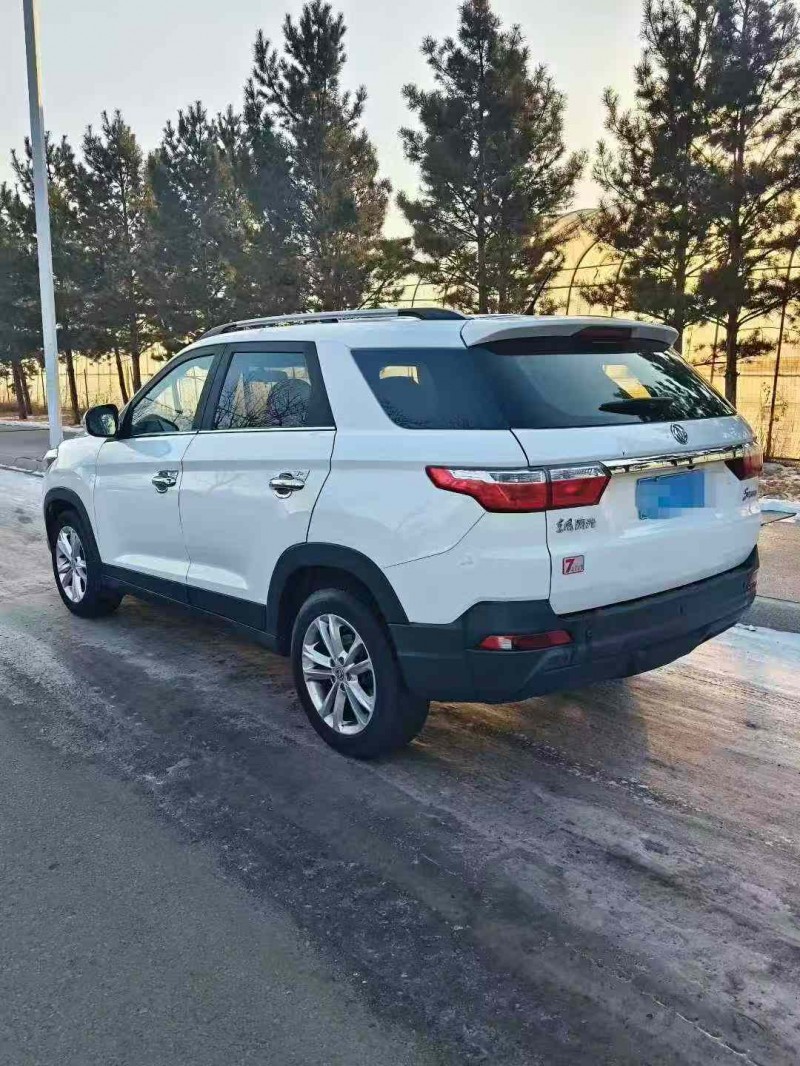 呼和浩特21年东风风光6