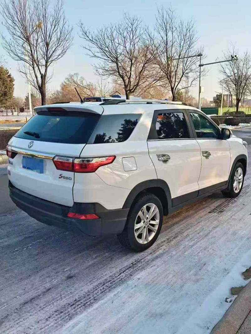 呼和浩特21年东风风光8