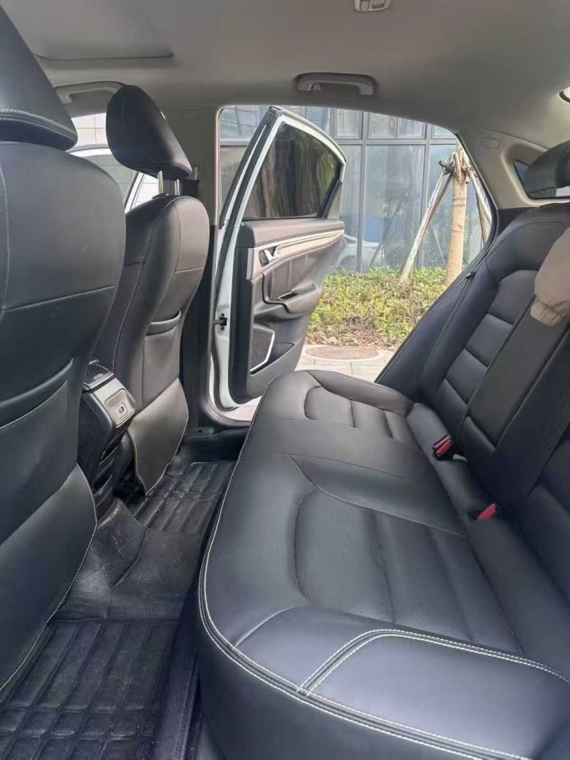 佛山17年吉利帝豪6