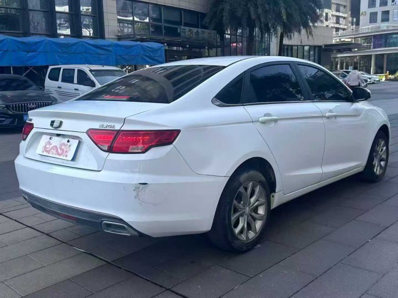 佛山17年吉利帝豪7