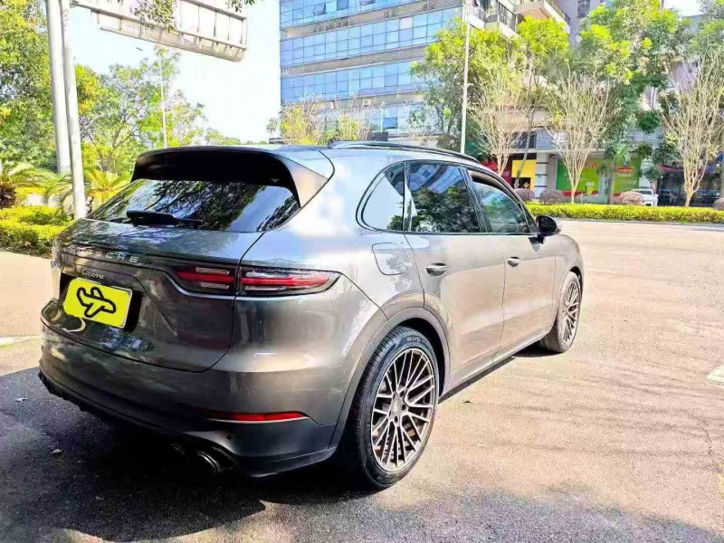 珠海20年保时捷卡宴7