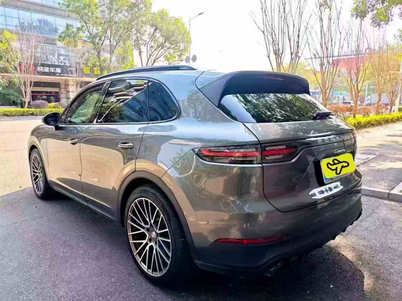 珠海20年保时捷卡宴8