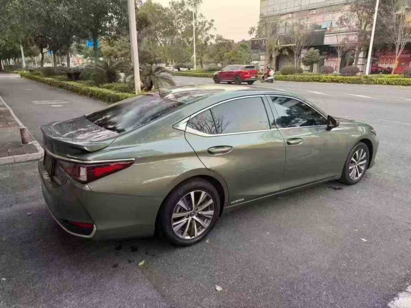 珠海19年雷克萨斯ES8