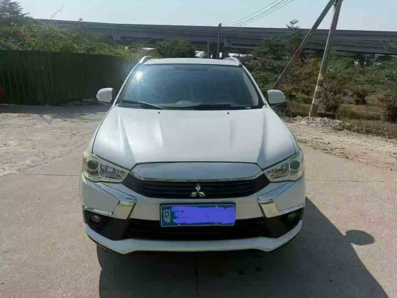 深圳19年三菱劲炫1