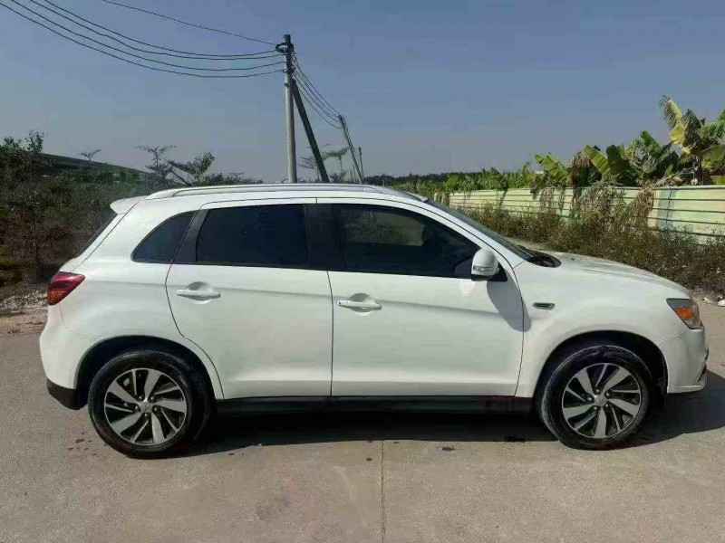 深圳19年三菱劲炫8