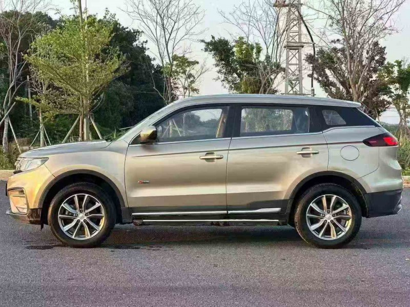 江门19年吉利博越3