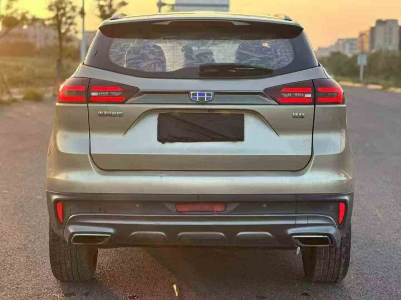 江门19年吉利博越9