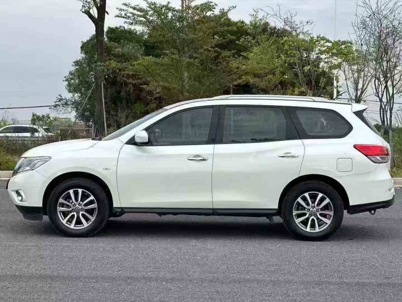 珠海19年日产探路者3