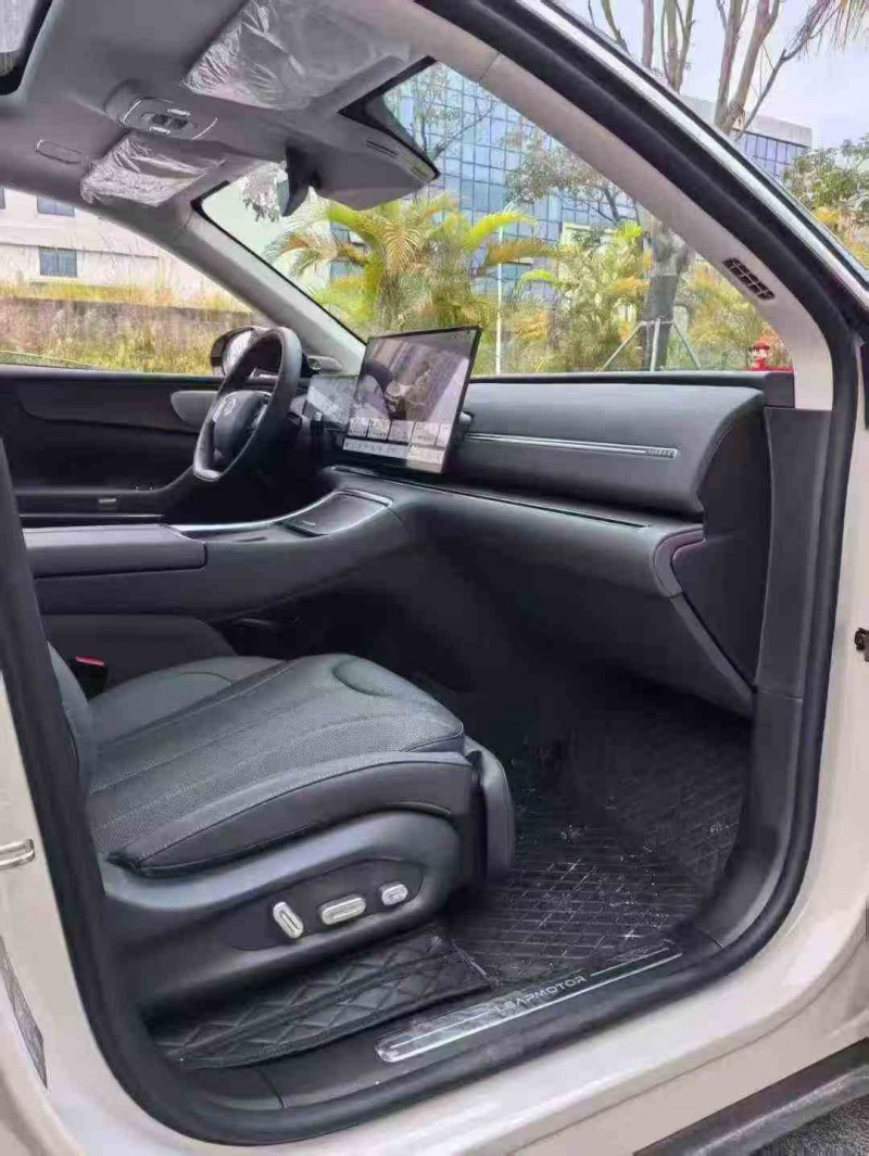 江门25年零跑汽车C116