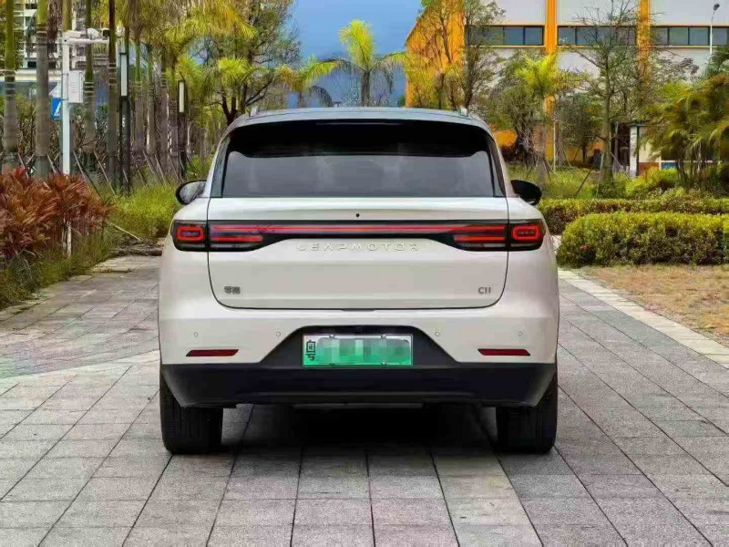 江门25年零跑汽车C118