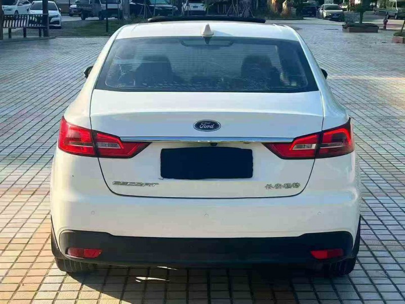 江门19年福特福睿斯9