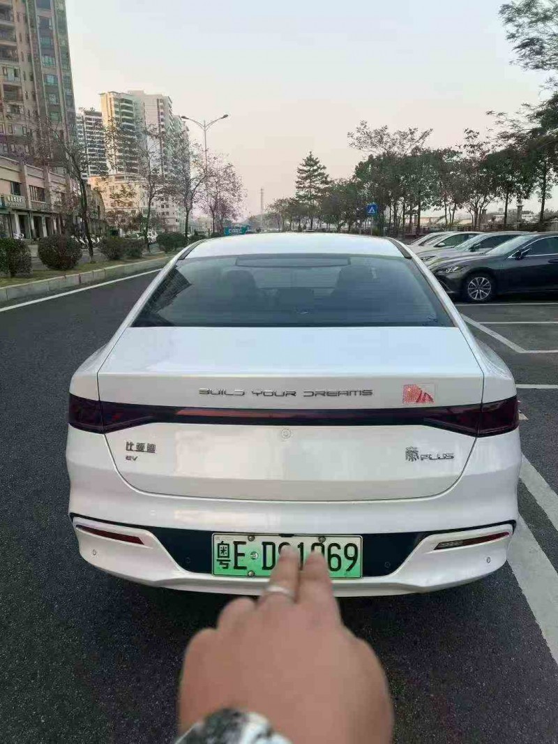 珠海22年比亚迪秦8