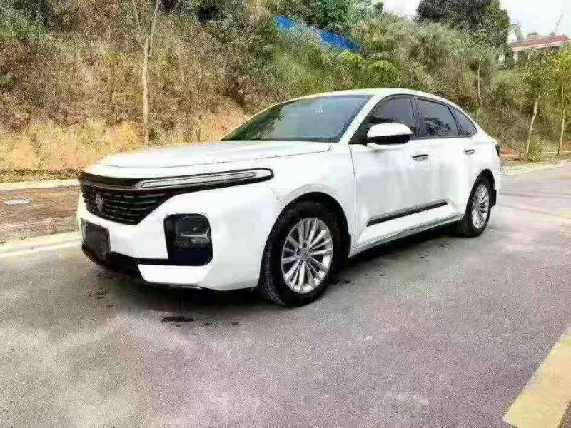 南宁21年宝骏RC53