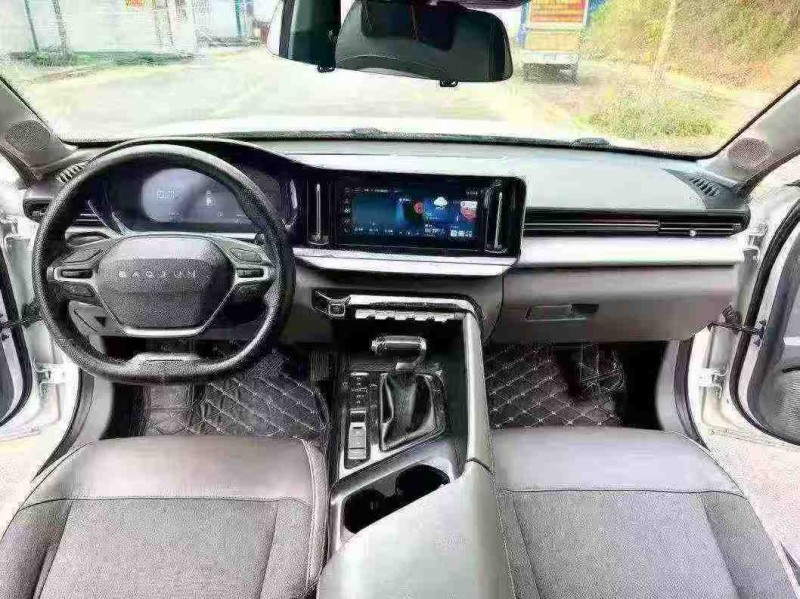 南宁21年宝骏RC55