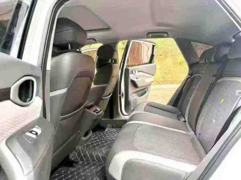 南宁21年宝骏RC56