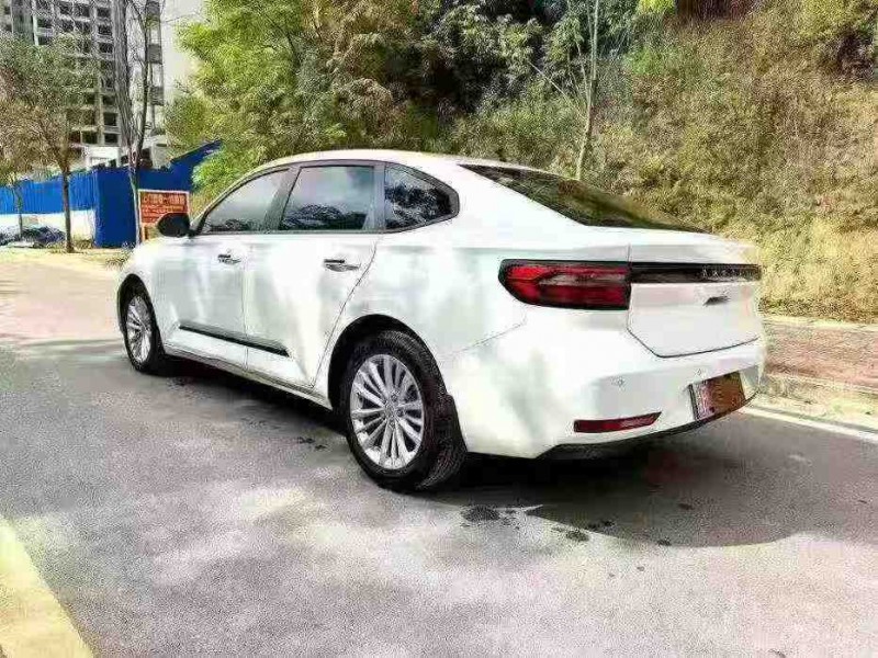 南宁21年宝骏RC58