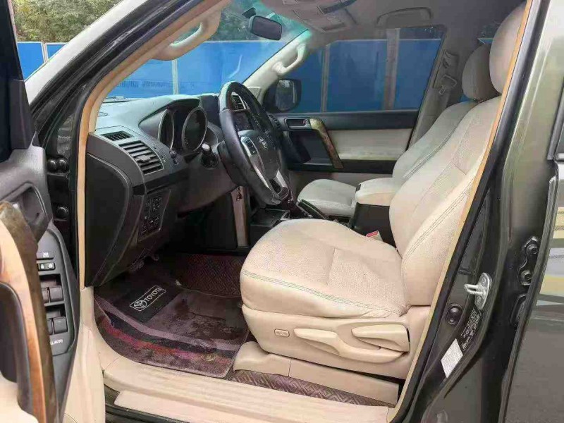 南宁12年丰田普拉多4