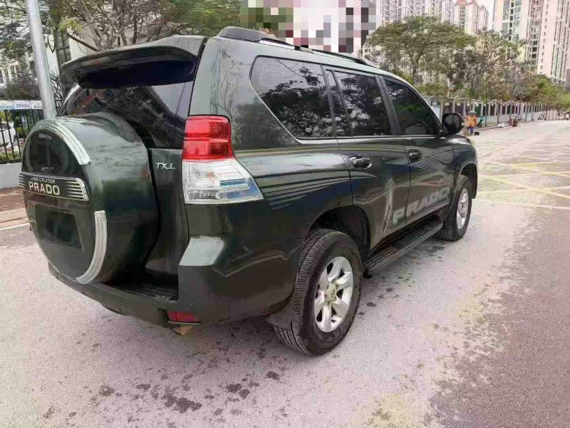 南宁12年丰田普拉多8