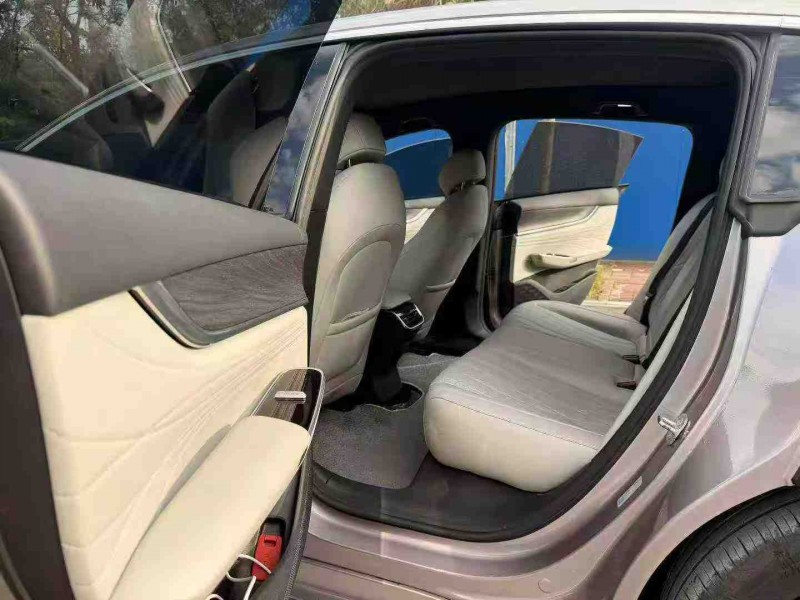 南宁25年长安汽车启源6