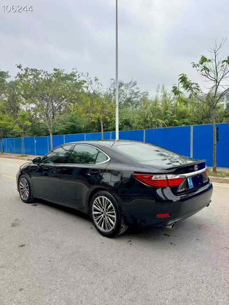 南宁14年雷克萨斯ES8