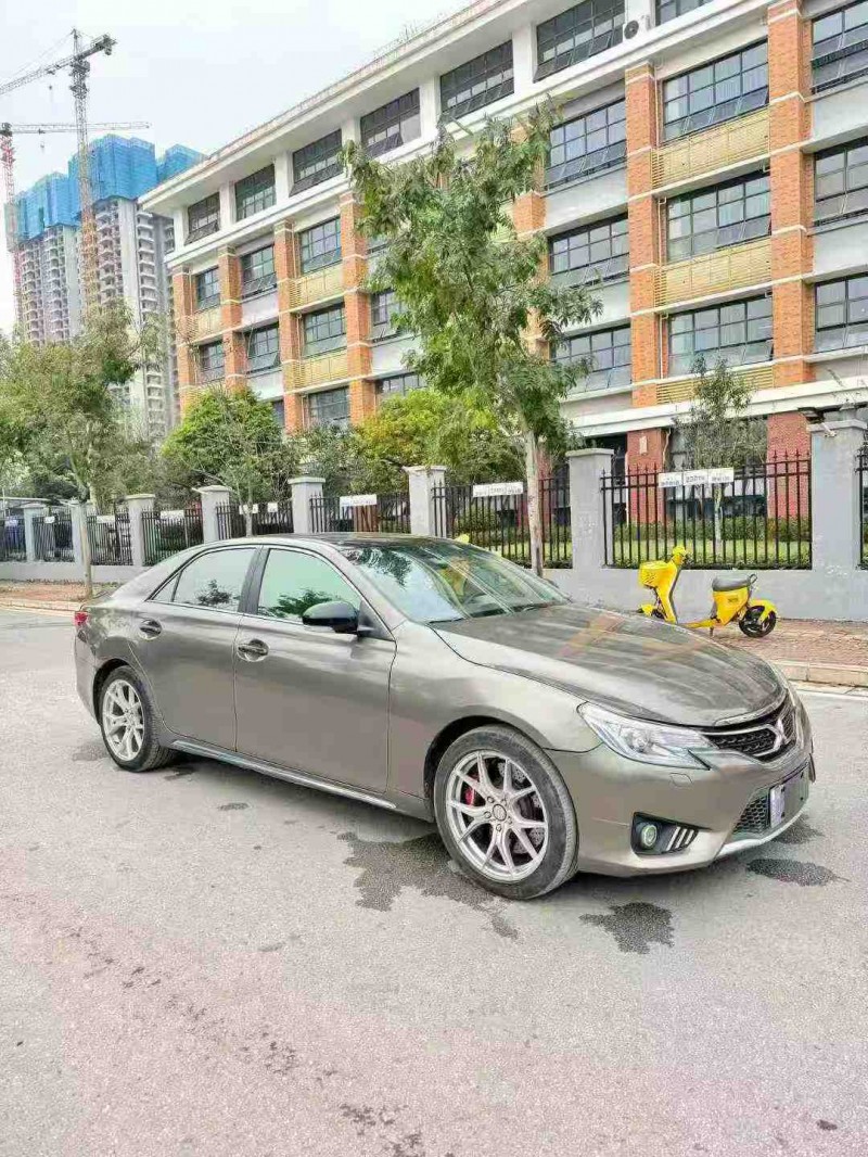 南宁15年丰田锐志3