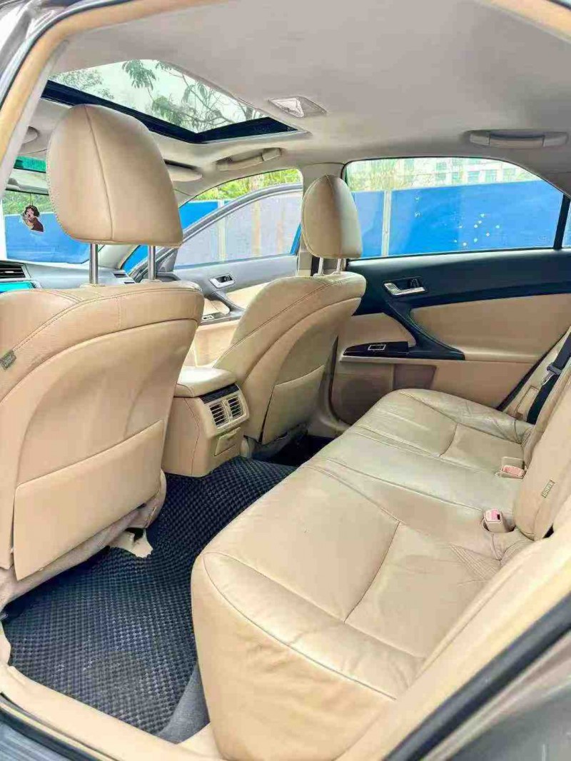 南宁15年丰田锐志6