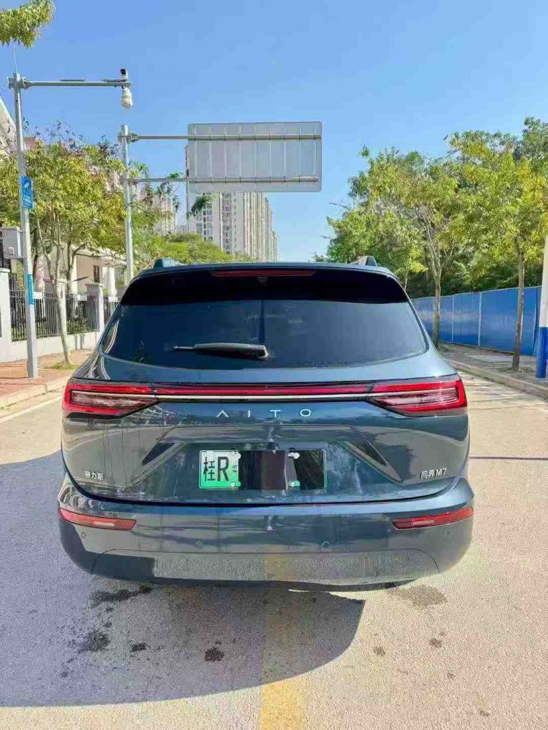 南宁24年华为智选问界9