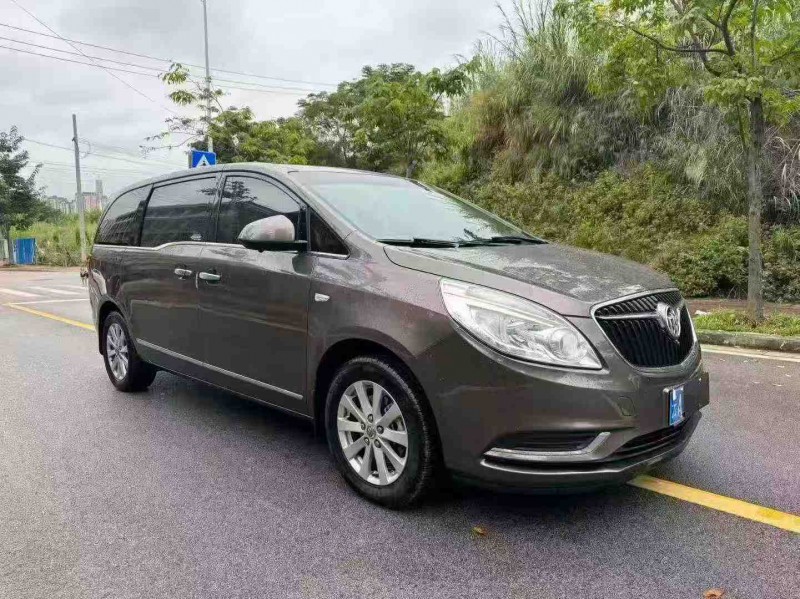 南宁18年别克GL82