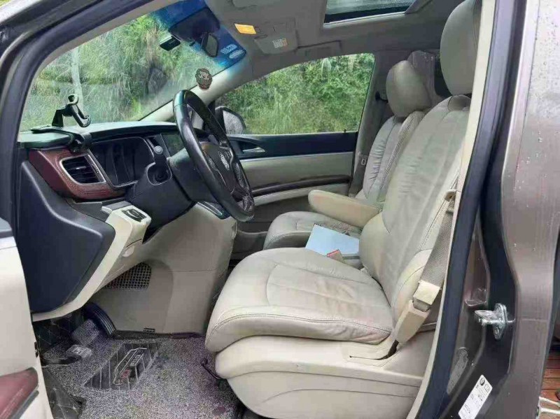 南宁18年别克GL84