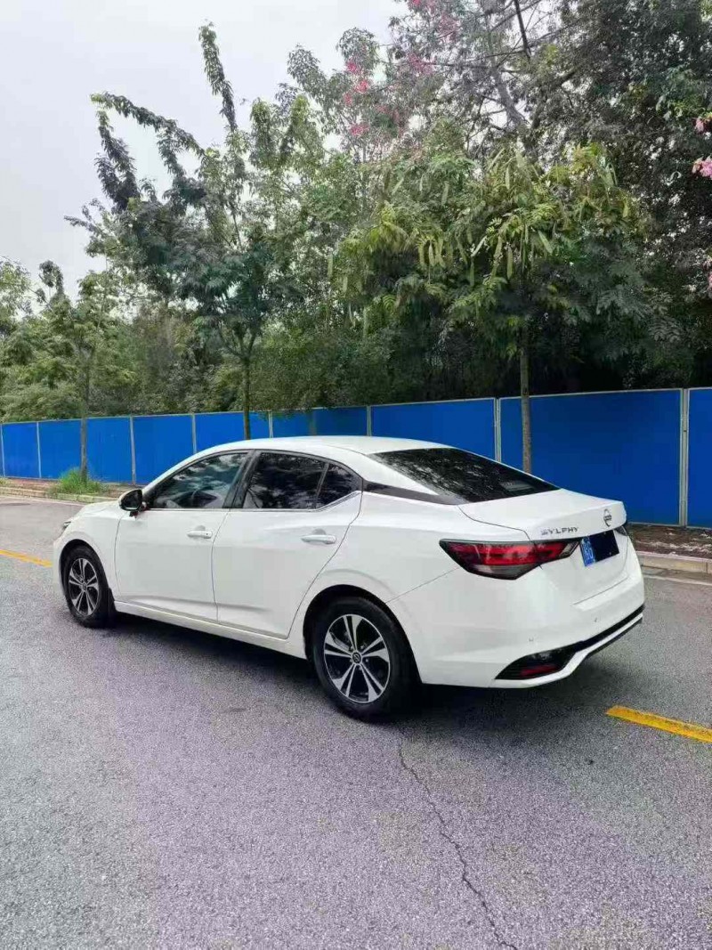 南宁24年日产轩逸8