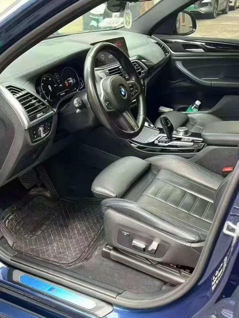 广州19年宝马X44