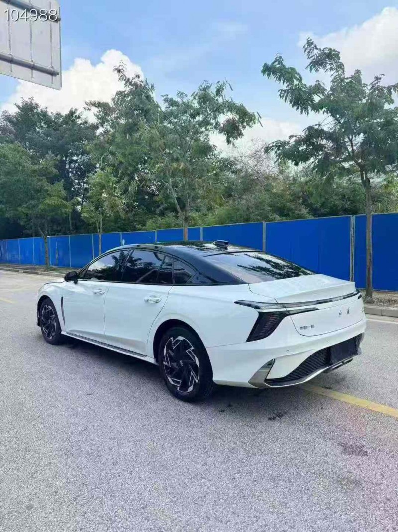 南宁24年红旗H67