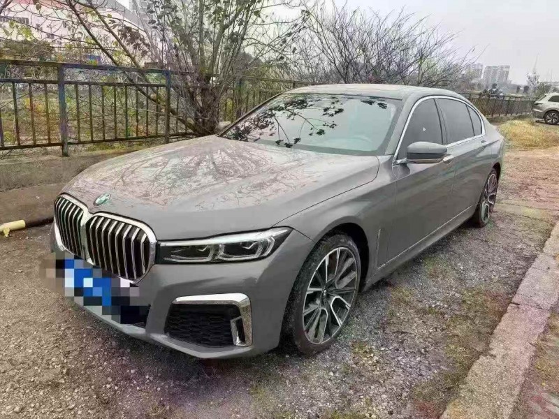 赣州21年宝马7系3