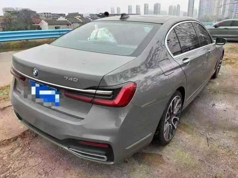 赣州21年宝马7系8