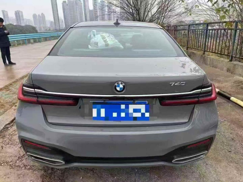 赣州21年宝马7系9