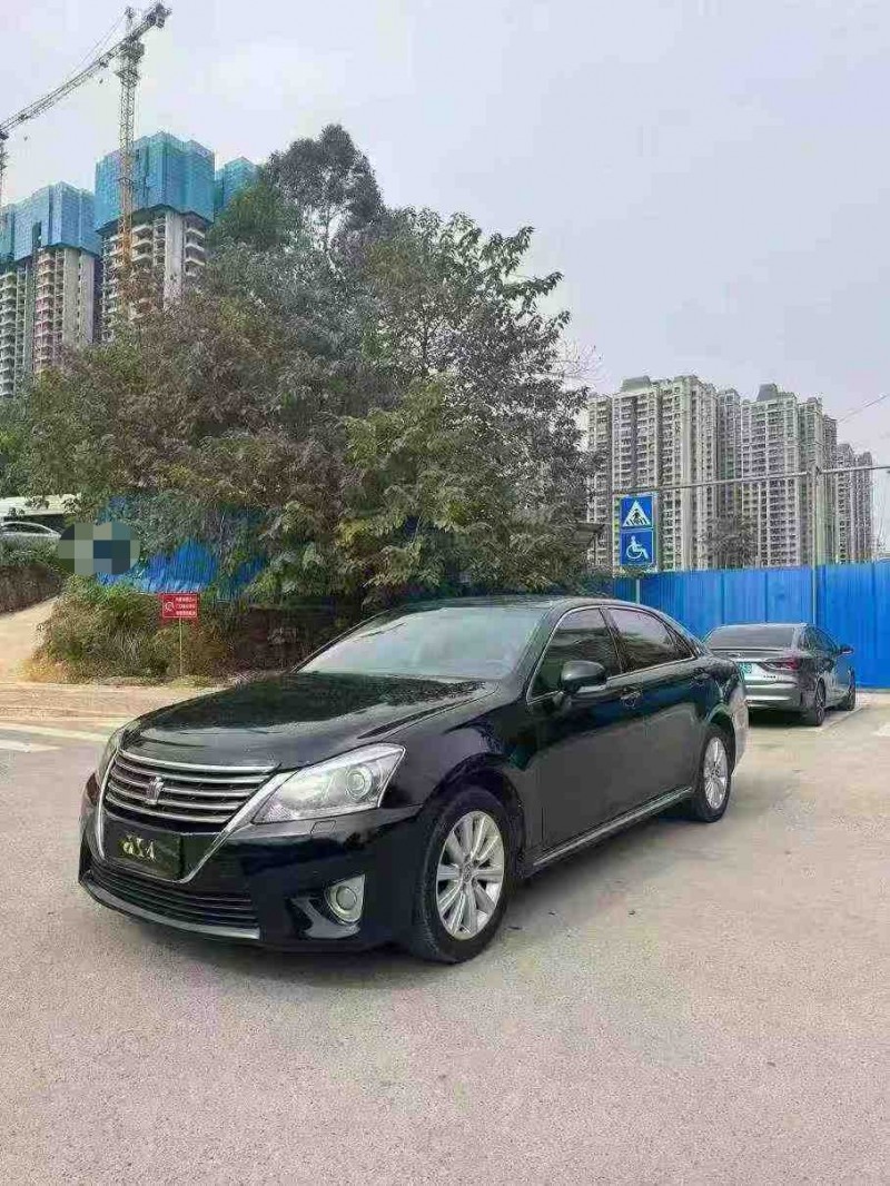 南宁13年丰田皇冠3