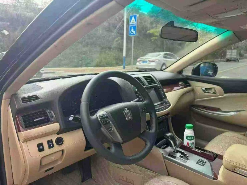 南宁13年丰田皇冠4