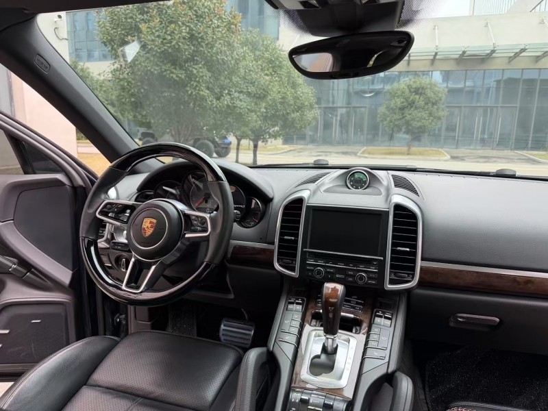 徐州15年保时捷卡宴4