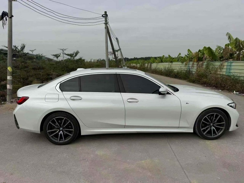 中山23年宝马5系8