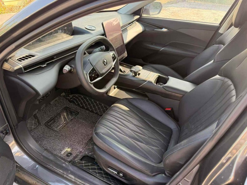 中山23年长安汽车逸动6