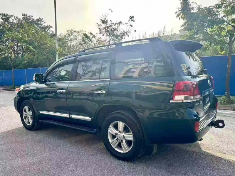 南宁13年丰田兰德酷路泽7