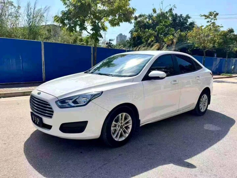 南宁21年福特福睿斯2