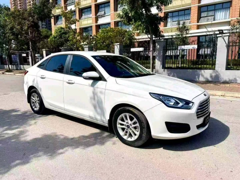 南宁21年福特福睿斯3