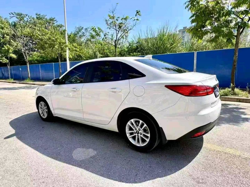 南宁21年福特福睿斯7