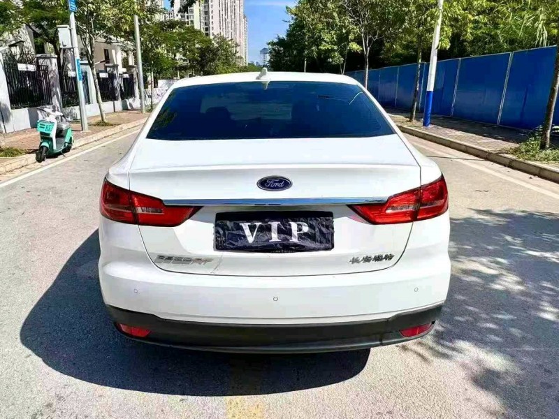 南宁21年福特福睿斯9