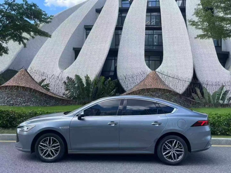 深圳23年比亚迪秦8