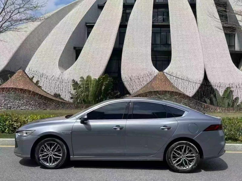 深圳23年比亚迪秦8