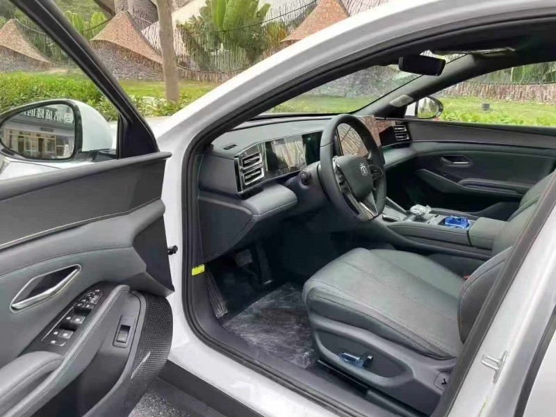 深圳25年比亚迪秦6