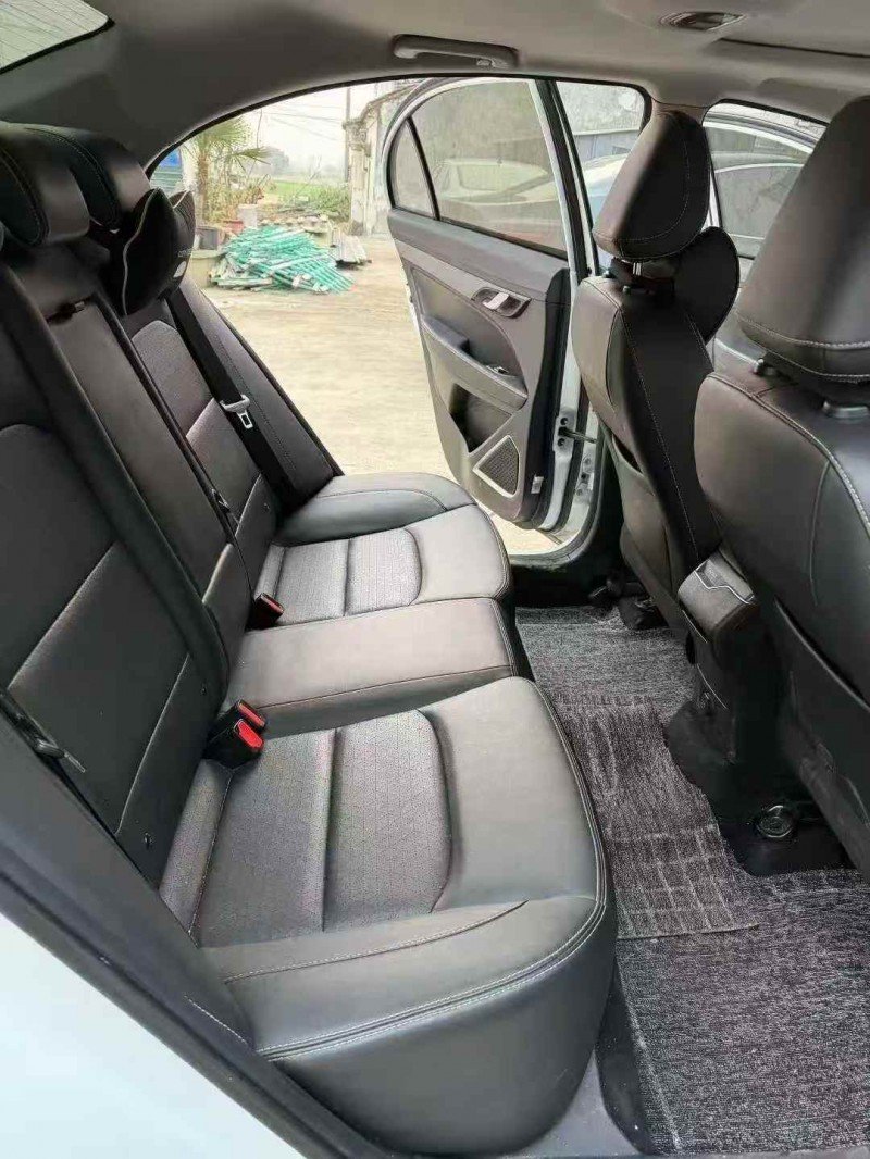 淮安21年吉利帝豪5